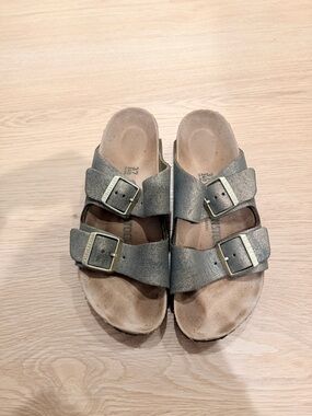 Birkenstock gold shimmer Arizona sandal